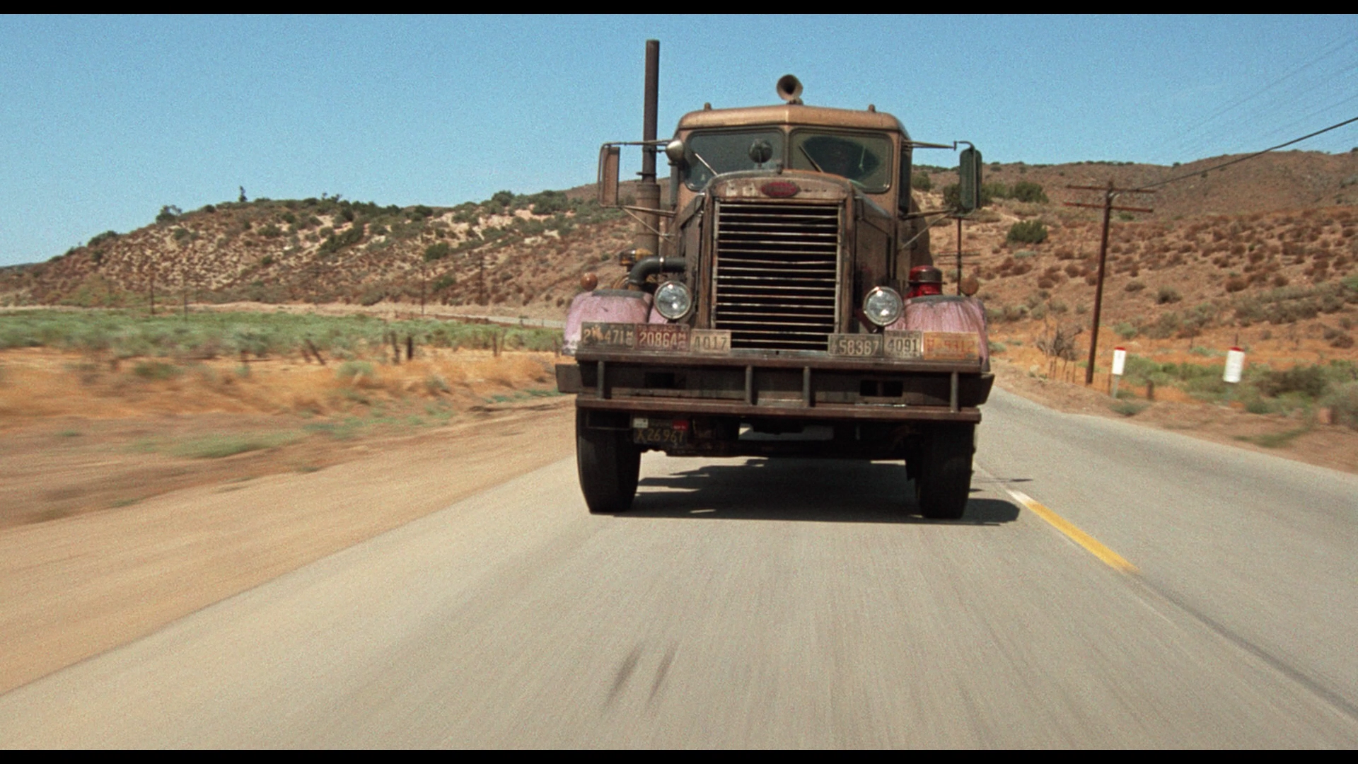 Петербилт 281 дуэль. Кэри лофтин дуэль. Дуэль грузовиков. Петербилт 1971. Петербилт 281 дуэль.