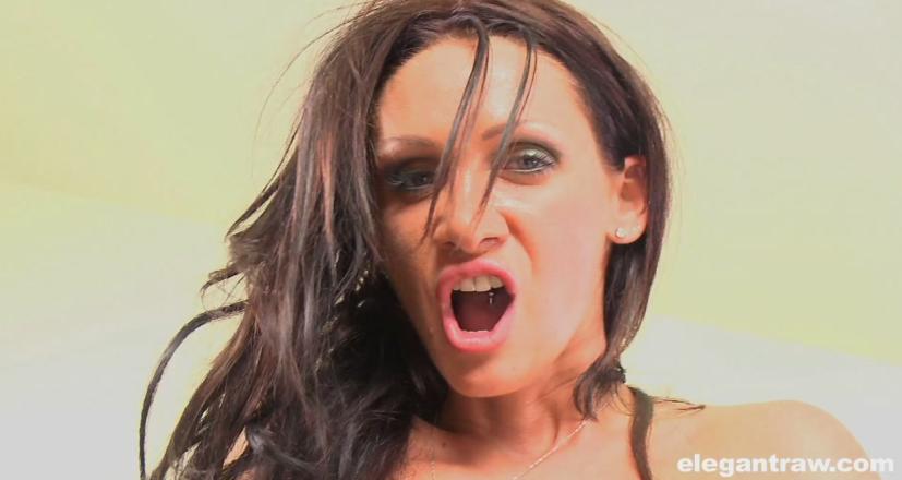 Cynthia Vellons - Sexy Tourist ep1